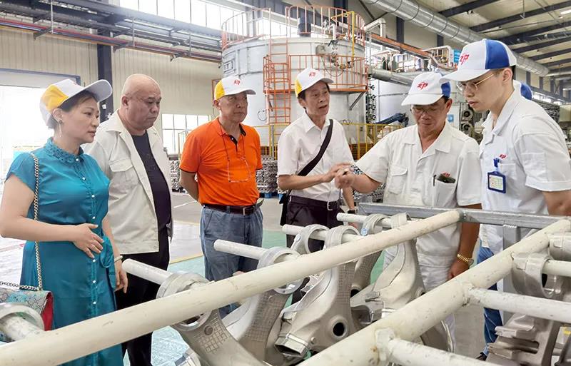 廣東省汽車行業(yè)協(xié)會(huì)領(lǐng)導(dǎo)一行來訪肇慶動(dòng)力